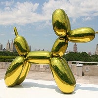 Photo of Balloon Dog sculpture by Jeffrey Koons